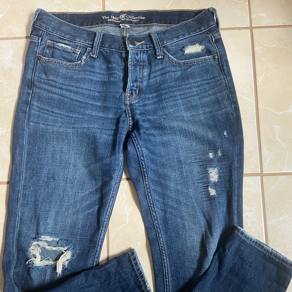 A&F Boyfriend Straight jeans